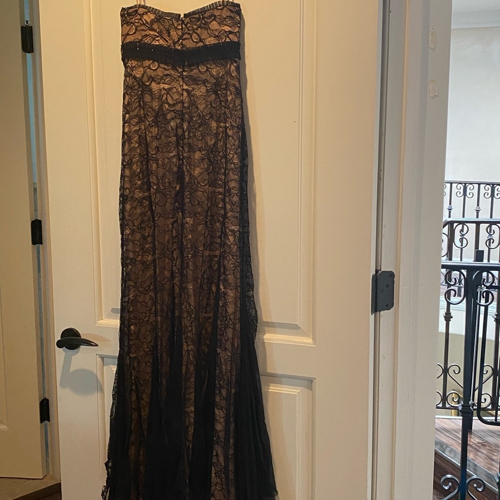 Beautiful black lace Badgley Mishka Long dress. Size 6.